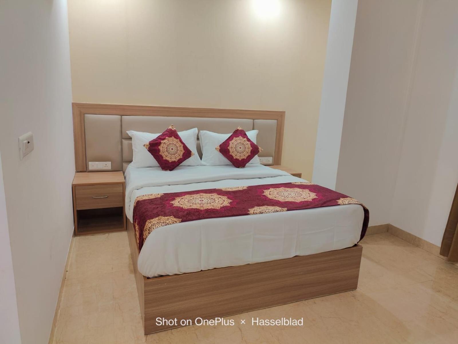 Decent Residency At Aerocity,delhi Airport 3*