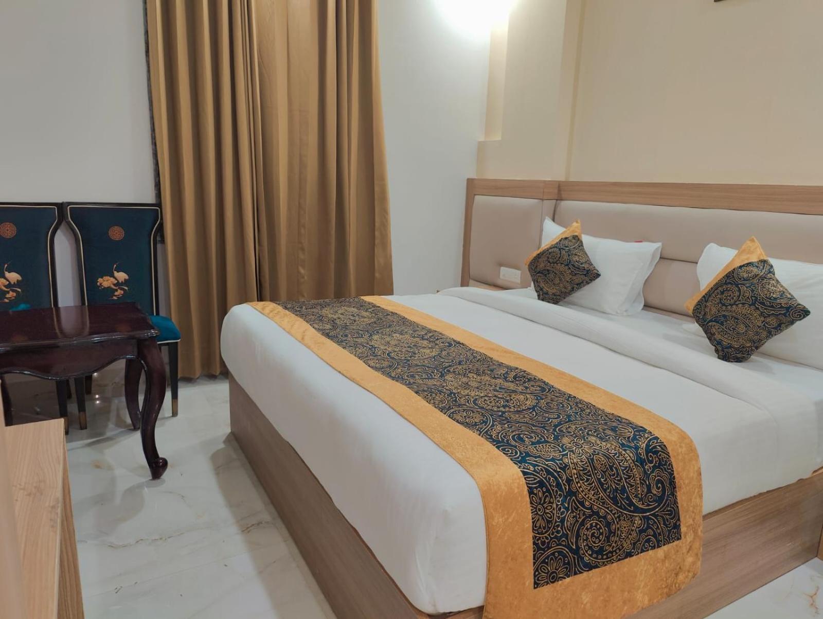 Decent Residency At Aerocity,delhi Airport Hotel 3*